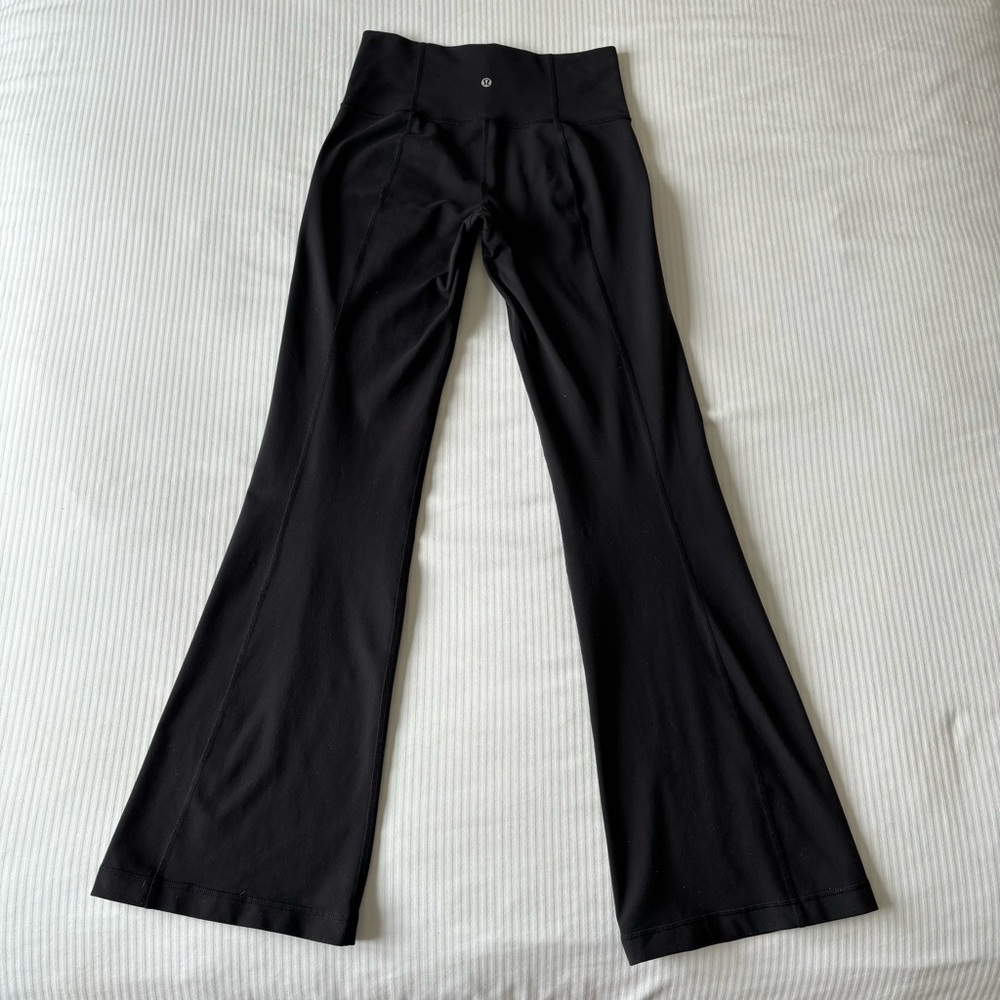 Lululemon flared leggings/yoga pants size 6